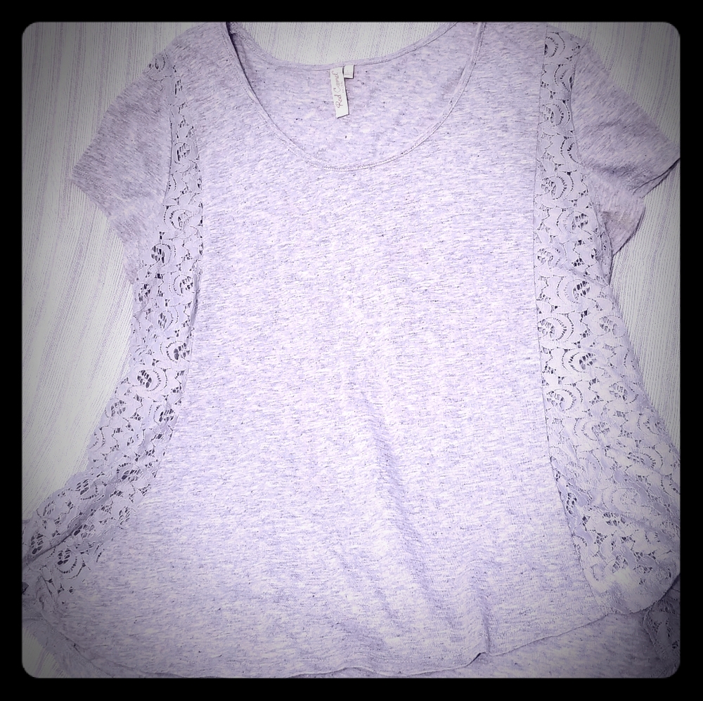 Tshirt with lace sides